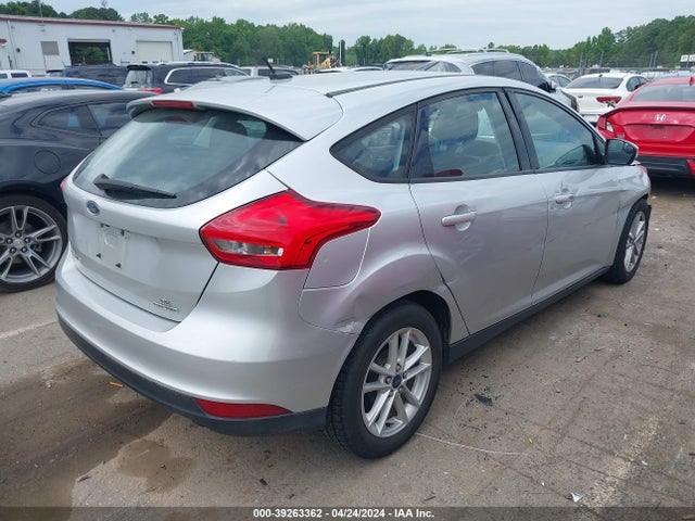 Ford FOCUS SE 2015 1FADP3K2XFL315821 Image 4