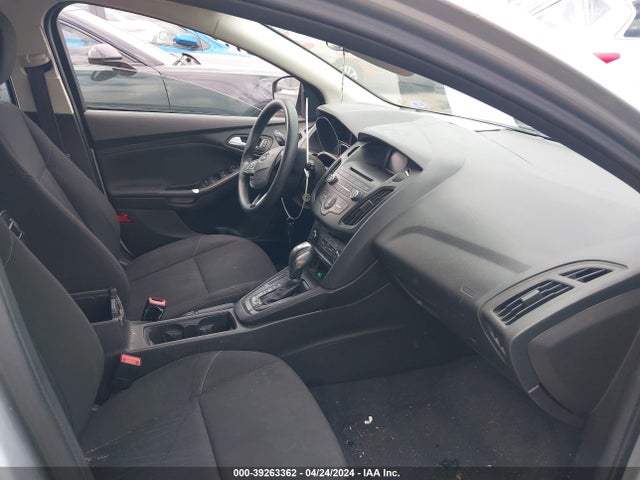 Ford FOCUS SE 2015 1FADP3K2XFL315821 Image 5