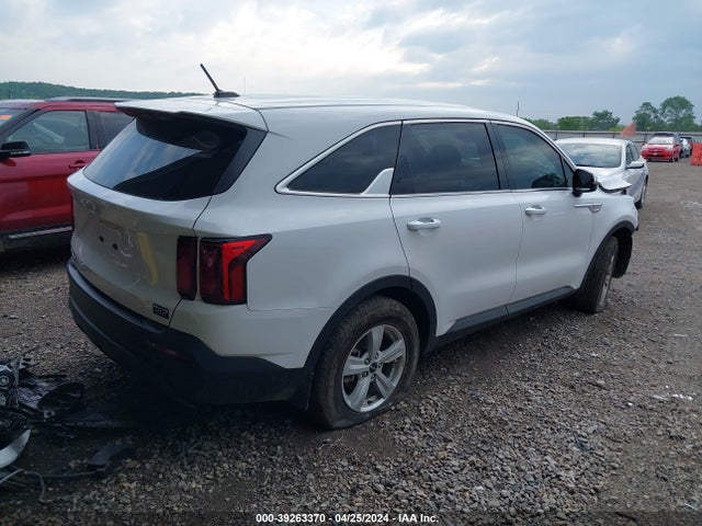KIA SORENTO LX 2023 5XYRG4LC4PG172634 Image 4