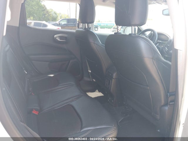 3C4NJCBB5JT272583 Jeep Compass Latitude Fwd