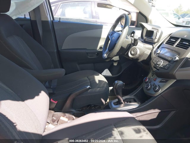 Chevrolet Sonic Lt Auto 2015 1G1JC6SH5F4166977 Image 5