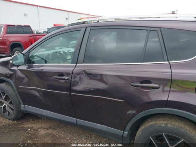 2T3NFREV6HW368381 Toyota RAV4 SE