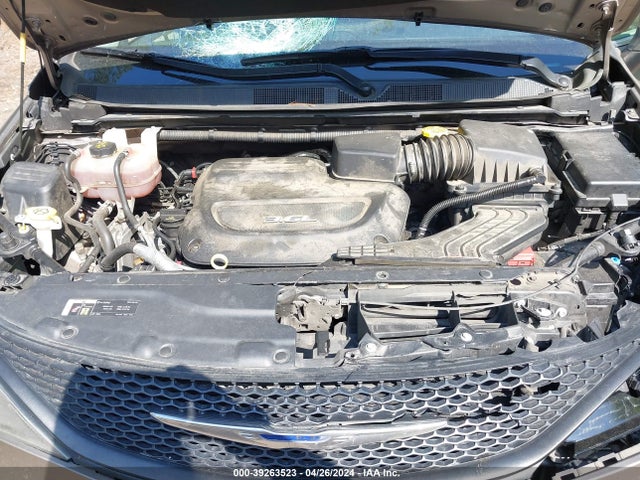 2C4RC1AG6JR130758 Chrysler PACIFICA L