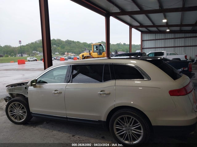 Lincoln Mkt Reserve 2018 2LMHJ5AT1JBL00345 Image 14