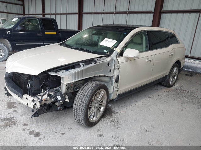 Lincoln Mkt Reserve 2018 2LMHJ5AT1JBL00345 Image 2