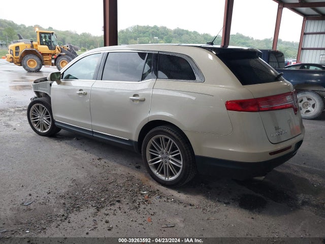 Lincoln Mkt Reserve 2018 2LMHJ5AT1JBL00345 Image 3