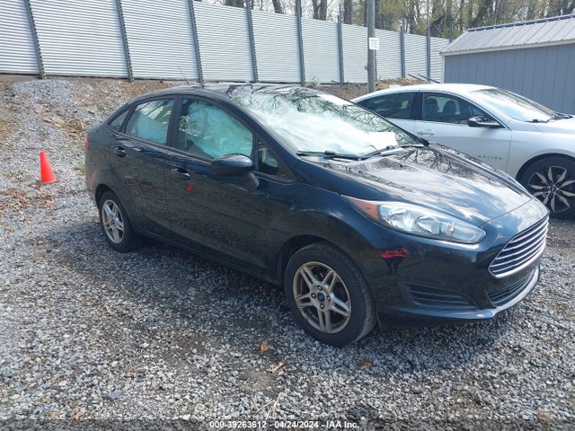 Ford FIESTA SE 2018 3FADP4BJ5JM142391 Image 1