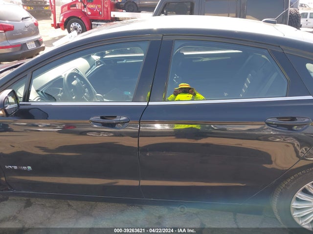 3FA6P0LU3FR163745 Ford Fusion Hybrid Se