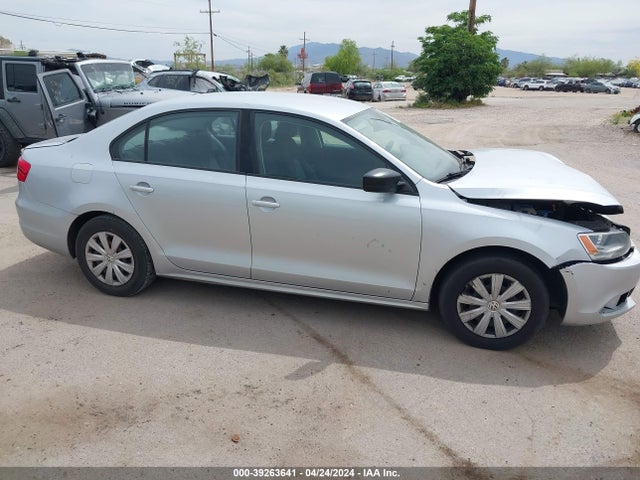 3VW2K7AJ3EM253155 Volkswagen Jetta 2.0l S