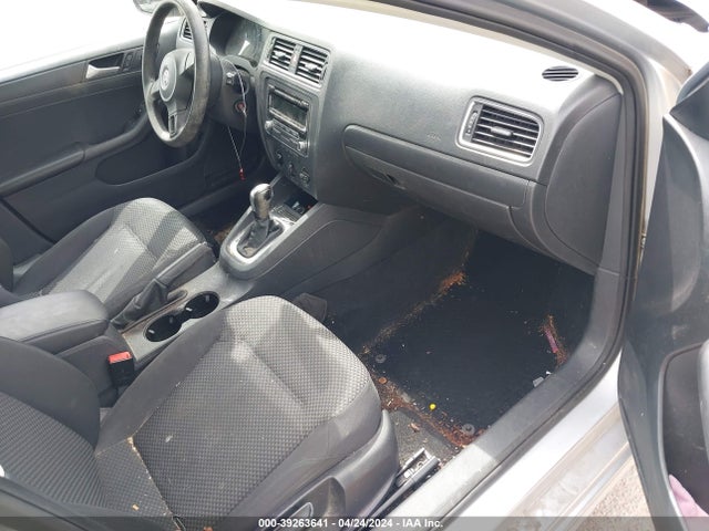 3VW2K7AJ3EM253155 Volkswagen Jetta 2.0l S