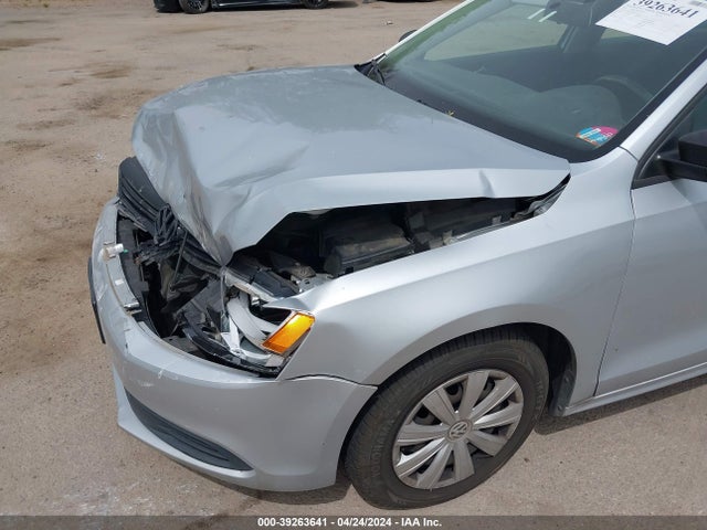 3VW2K7AJ3EM253155 Volkswagen Jetta 2.0l S