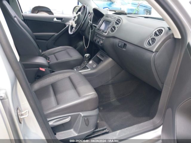 WVGAV7AX9GW503832 Volkswagen TIGUAN SE