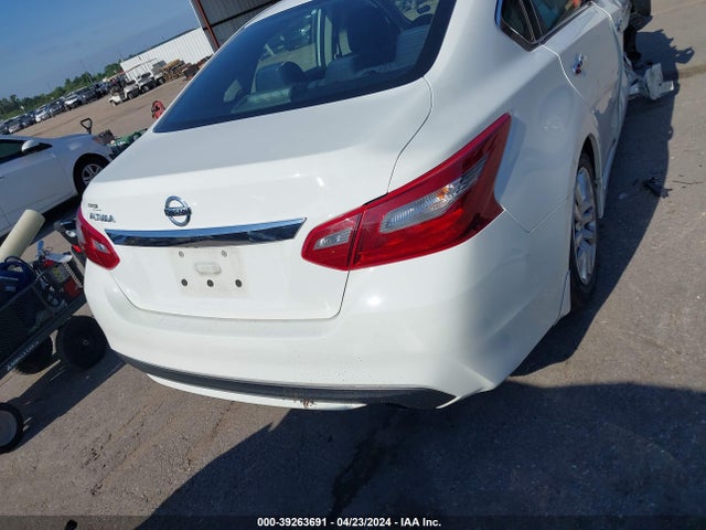 Nissan Altima 2.5 S 2018 1N4AL3APXJC138501 Image 16