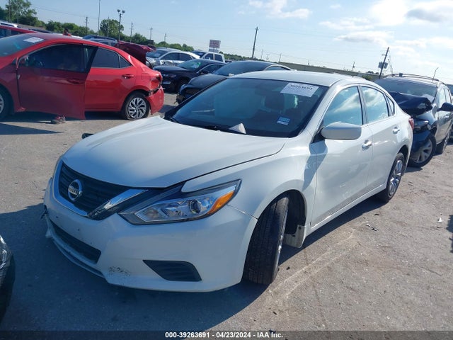 Nissan Altima 2.5 S 2018 1N4AL3APXJC138501 Image 2
