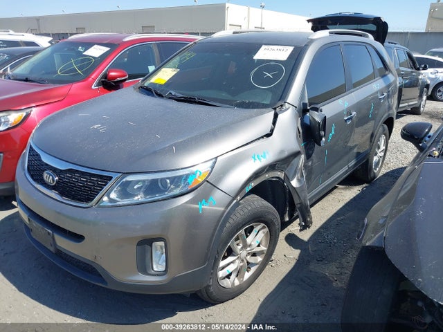 KIA SORENTO LX 2015 5XYKT4A67FG634368 Image 2