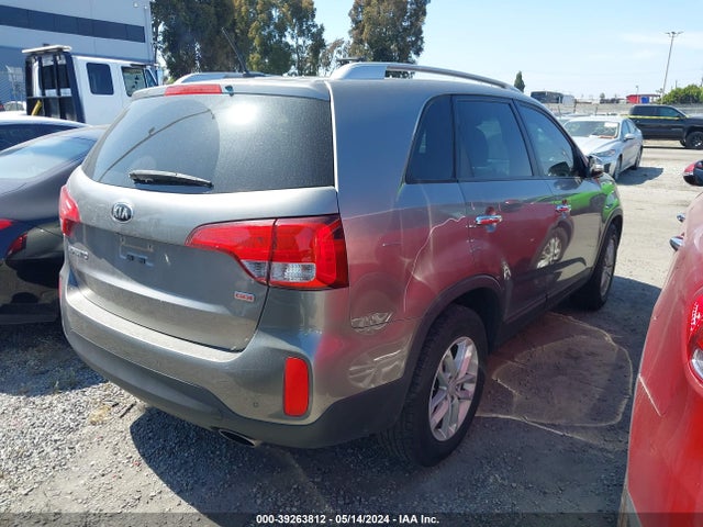 KIA SORENTO LX 2015 5XYKT4A67FG634368 Image 4