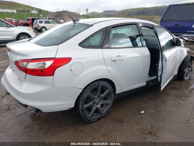 Ford FOCUS SE 2014 1FADP3F2XEL106507 Image 4
