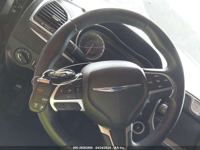 2C3CCAAG1GH238262 Chrysler 300 Limited