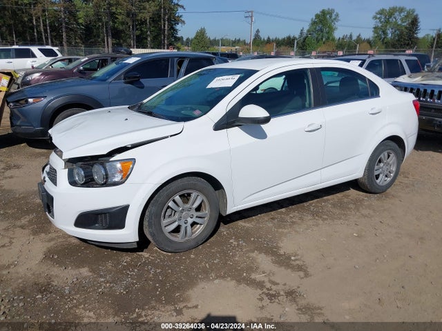 Chevrolet Sonic Lt Auto 2015 1G1JC5SG8F4172161 Image 2