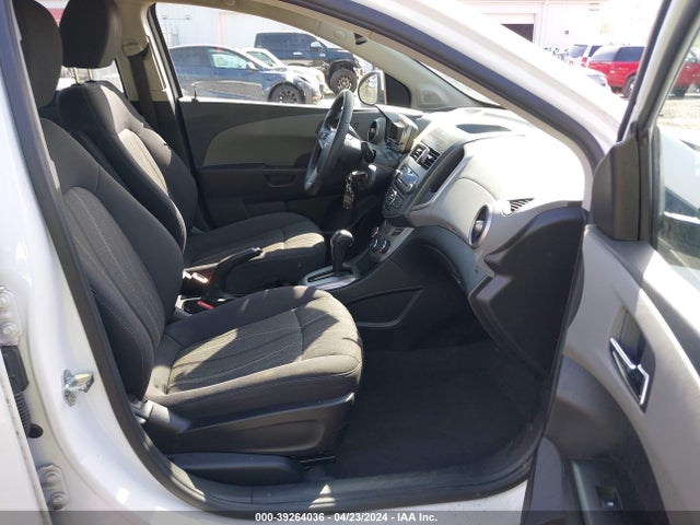 Chevrolet Sonic Lt Auto 2015 1G1JC5SG8F4172161 Image 5
