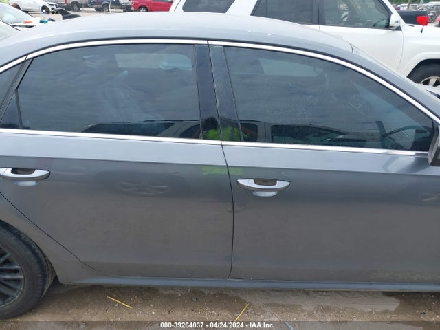 1VWBS7A37EC040437 Volkswagen Passat 1.8t Se