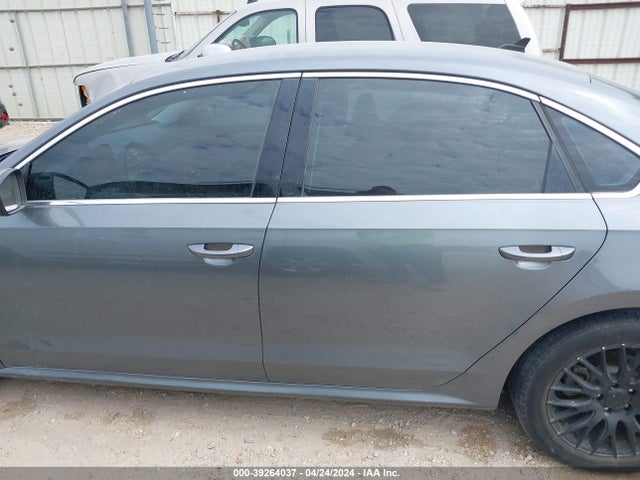 1VWBS7A37EC040437 Volkswagen Passat 1.8t Se