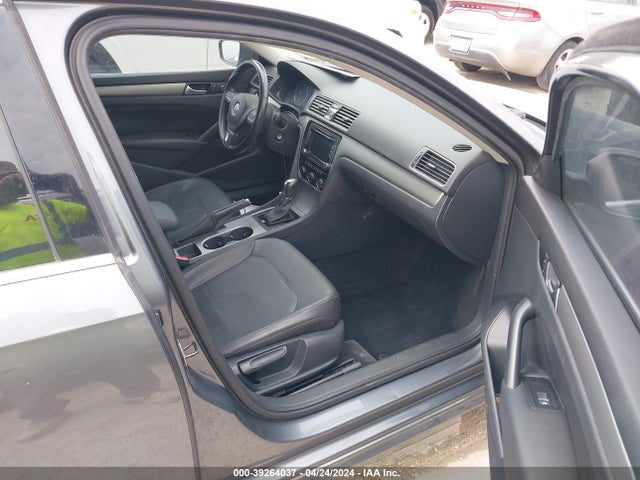 1VWBS7A37EC040437 Volkswagen Passat 1.8t Se