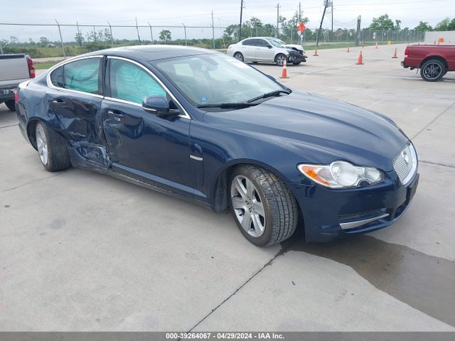 2011 JAGUAR XF SAJWA0FBXBLR87869 Photo 0