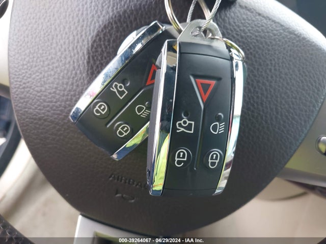 2011 JAGUAR XF SAJWA0FBXBLR87869 Photo 10