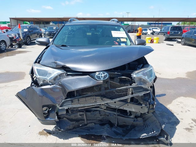 Toyota Rav4 Xle 2018 JTMWFREV4JJ741782 Image 13