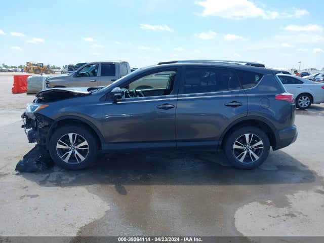 Toyota Rav4 Xle 2018 JTMWFREV4JJ741782 Image 15