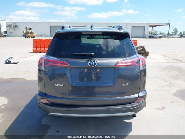 Toyota Rav4 Xle 2018 JTMWFREV4JJ741782 Image 17