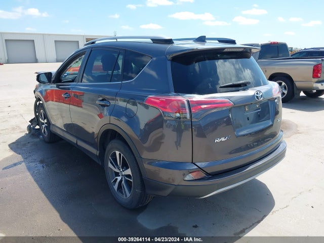 Toyota Rav4 Xle 2018 JTMWFREV4JJ741782 Image 3