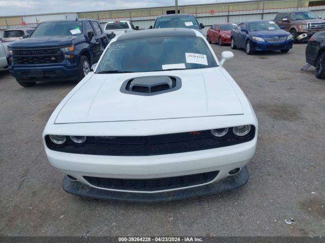 2C3CDZFJXGH263676 Dodge Challenger 392 Hemi Scat Pack Shaker