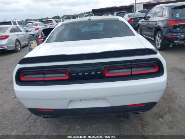 2C3CDZFJXGH263676 Dodge Challenger 392 Hemi Scat Pack Shaker