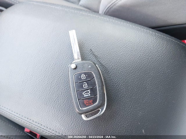 Hyundai Santa Fe Se 2018 KM8SMDHF1JU282880 Image 11