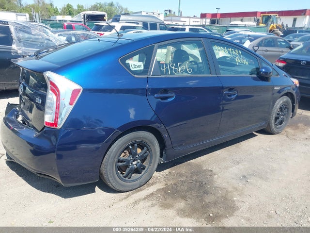 Toyota Prius Two 2014 JTDKN3DU3E1776536 Image 4