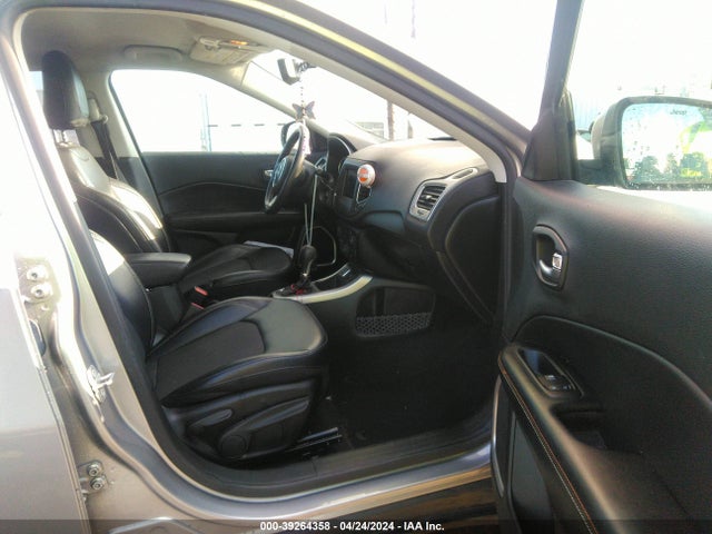 3C4NJCBB6KT743786 Jeep Compass Latitude Fwd