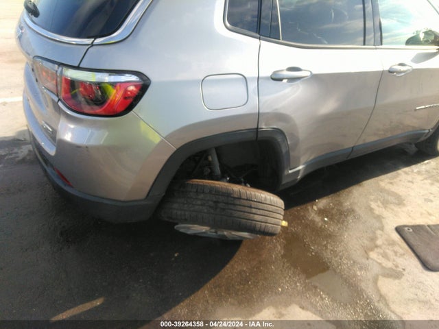 3C4NJCBB6KT743786 Jeep Compass Latitude Fwd