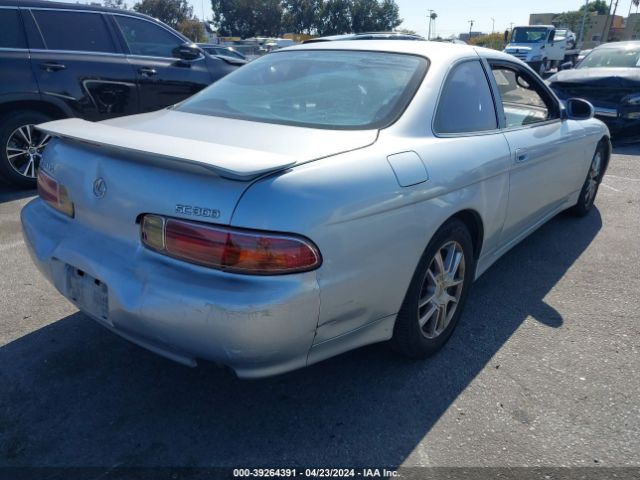 1998 LEXUS SC 300 JT8CD32Z0W1003559 Photo 3
