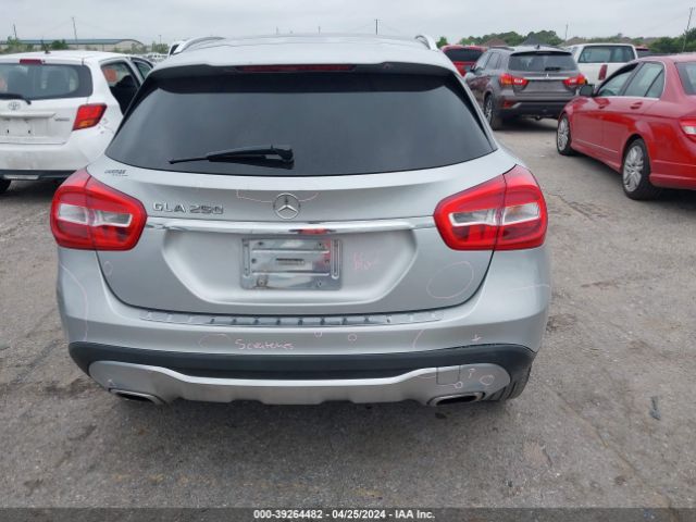 WDCTG4EB6JJ405960 Mercedes-Benz GLA 250