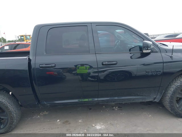RAM 1500 Night  4x4 5'7 Box 2018 1C6RR7MT2JS114069 Image 14