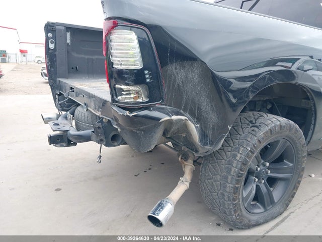 RAM 1500 Night  4x4 5'7 Box 2018 1C6RR7MT2JS114069 Image 18