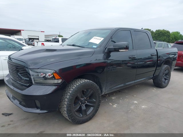 RAM 1500 Night  4x4 5'7 Box 2018 1C6RR7MT2JS114069 Image 2