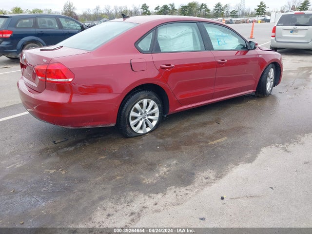 1VWAT7A32FC093816 Volkswagen Passat 1.8t Wolfsburg Edition