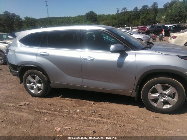 Toyota Highlander Le 2022 5TDBZRBH1NS255900 Image 14