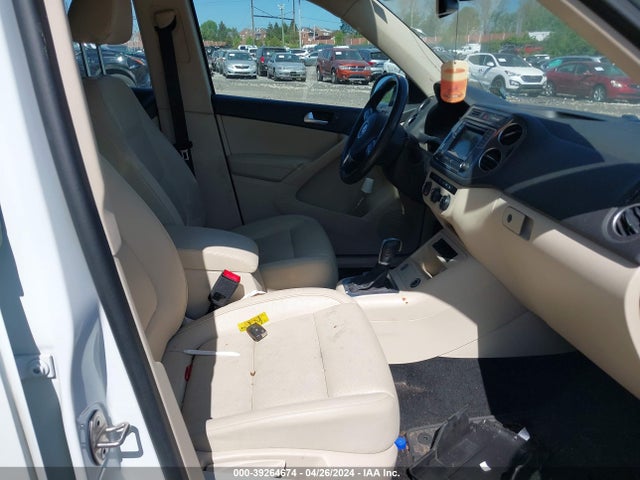 WVGBV7AX1GW611415 Volkswagen TIGUAN S