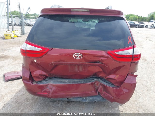 Toyota Sienna Le 8 Passenger 2017 5TDKZ3DCXHS835696 Image 17