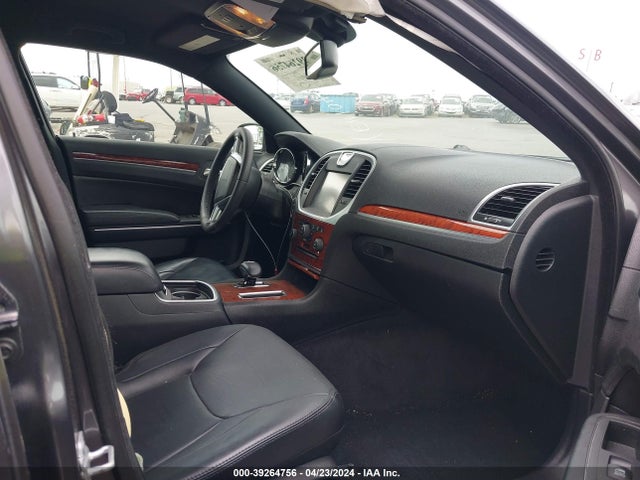 Chrysler 300 2014 2C3CCAAG4EH104309 Image 5