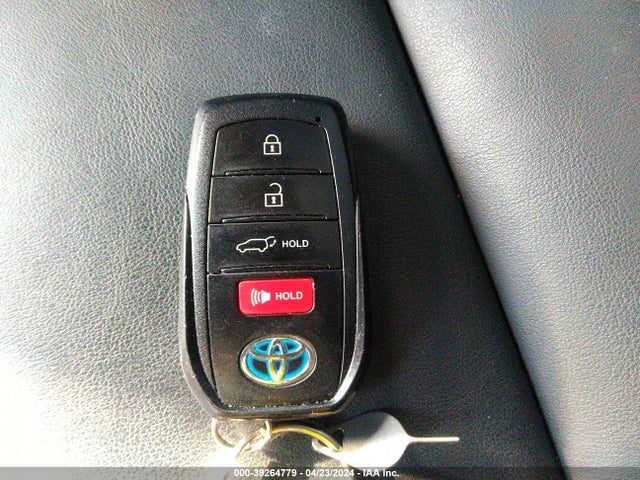Toyota Venza Xle 2022 JTEAAAAH0NJ108627 Image 11